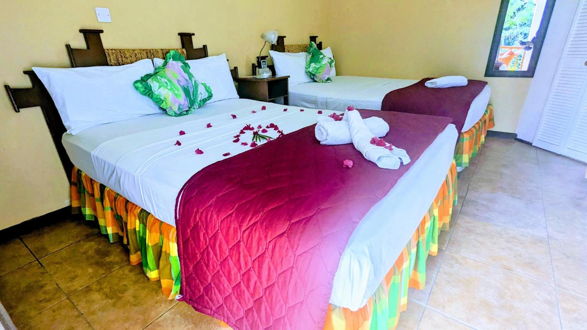 Hotel Sunset Lane Laborie Zimmer foto