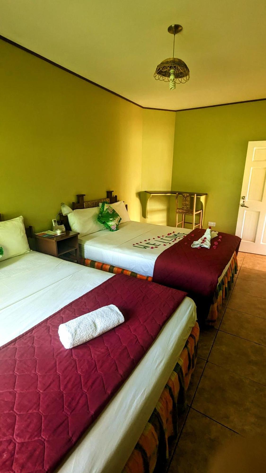 Hotel Sunset Lane Laborie Zimmer foto